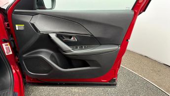 Peugeot E-2008 GT PREMIUM