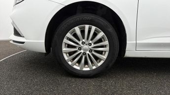 MG MG5 EXCLUSIVE