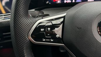 Volkswagen Golf R-LINE ETSI DSG