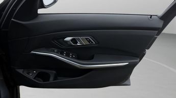 BMW 3 Series 330E SE PRO