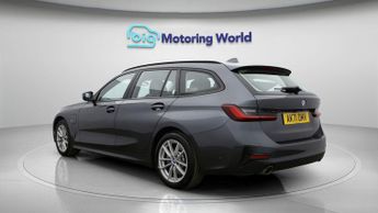 BMW 3 Series 330E SE PRO