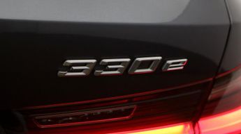 BMW 3 Series 330E SE PRO