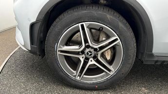 Mercedes-Benz GLC GLC 300 E 4MATIC AMG LINE