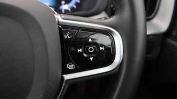 Volvo XC60 B5 PLUS AWD