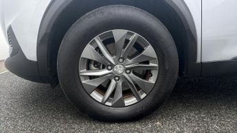 Peugeot E-2008 