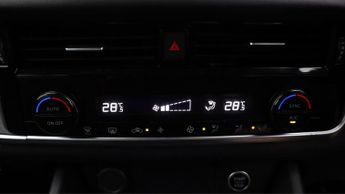 Nissan Qashqai DIG-T ACENTA PREMIUM DCT