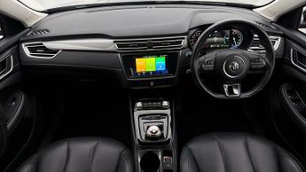 MG MG5 EXCLUSIVE