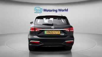 MG MG5 EXCLUSIVE