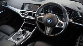 BMW 3 Series 330E M SPORT