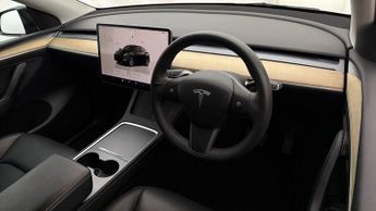Tesla Model Y BASE