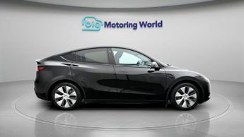 Tesla Model Y BASE