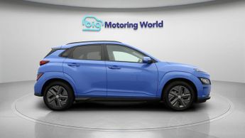 Hyundai KONA PREMIUM