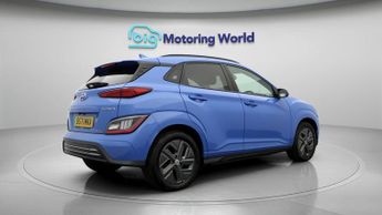 Hyundai KONA PREMIUM