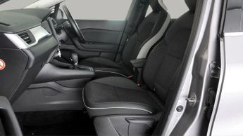 Renault Captur TECHNO E-TECH