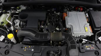 Renault Clio E-TECH ENGINEERED