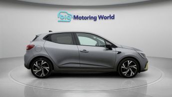 Renault Clio E-TECH ENGINEERED