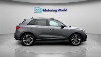 Audi Q3 TFSI S LINE BLACK EDITION
