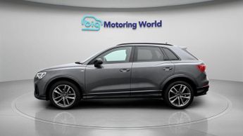 Audi Q3 TFSI S LINE BLACK EDITION