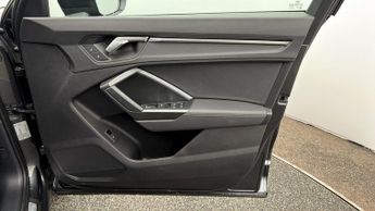 Audi Q3 TFSI S LINE BLACK EDITION