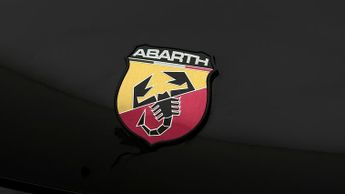 Abarth 500e BASE