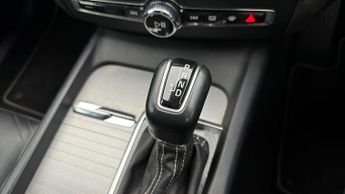 Volvo XC60 D4 R-DESIGN