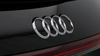 Audi Q4 e-tron SPORTBACK S LINE LAUNCH EDITION