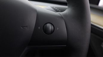 Tesla Model Y BASE