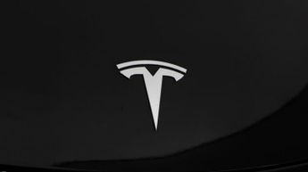 Tesla Model Y BASE