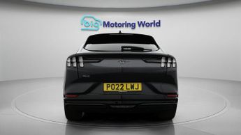Ford Mustang Mach-E BASE