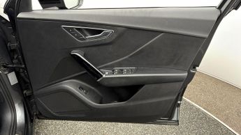 Audi Q2 TFSI S LINE BLACK EDITION