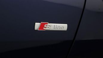 Audi Q4 e-tron S LINE