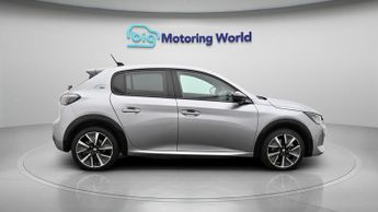 Peugeot E-208 GT