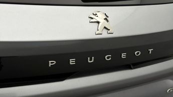 Peugeot E-208 GT