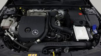 Mercedes-Benz CLA CLA 180 AMG LINE