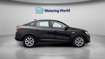 Renault Arkana ICONIC E-TECH