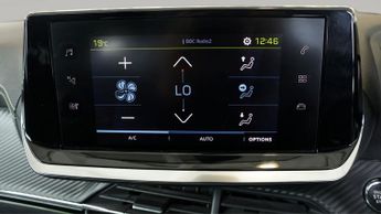 Peugeot E-208 GT LINE