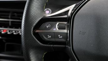 Peugeot E-2008 GT