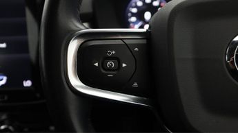 Volvo XC40 T3 MOMENTUM