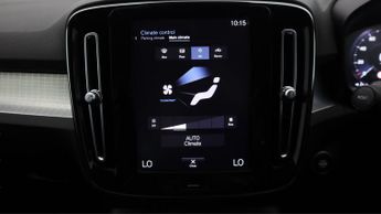 Volvo XC40 T3 MOMENTUM