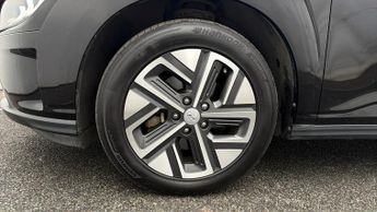Hyundai KONA PREMIUM