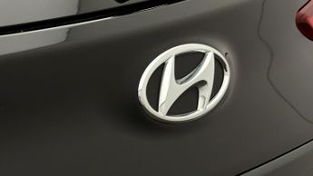 Hyundai KONA PREMIUM