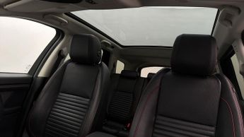 Land Rover Discovery Sport R-DYNAMIC SE