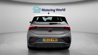 CUPRA Born V1
