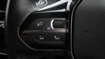 Peugeot E-2008 GT