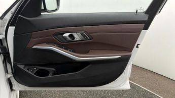 BMW 3 Series 330E M SPORT