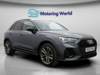 Audi Q3 TFSI E S LINE BLACK EDITION