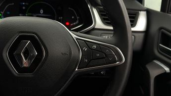 Renault Captur TECHNO E-TECH