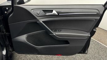 Volkswagen Golf R TSI 4MOTION DSG