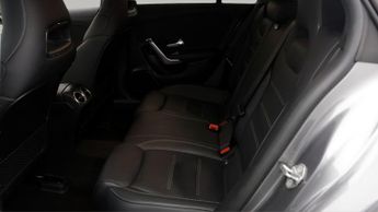 Mercedes-Benz CLA CLA 200 AMG LINE