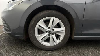 Volkswagen Golf LIFE TSI